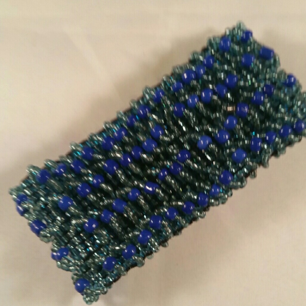 HANDMADE BEADED NECKLACE AND BRACELET - Picture 4 of 5
